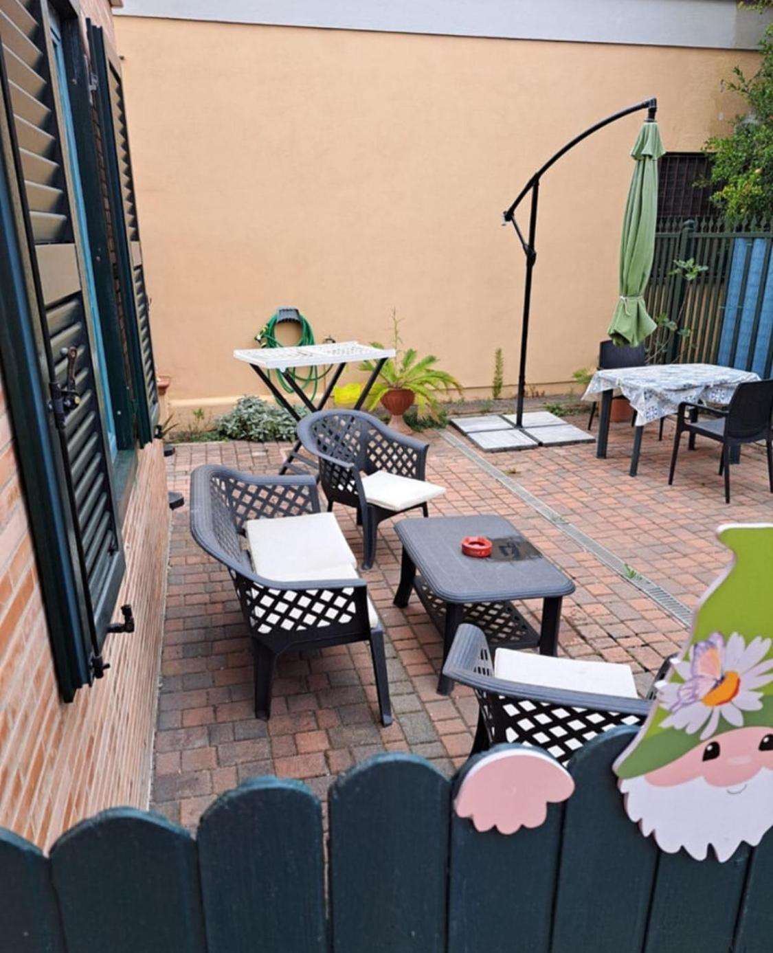 Holidays At The Dock - Airport Apartment