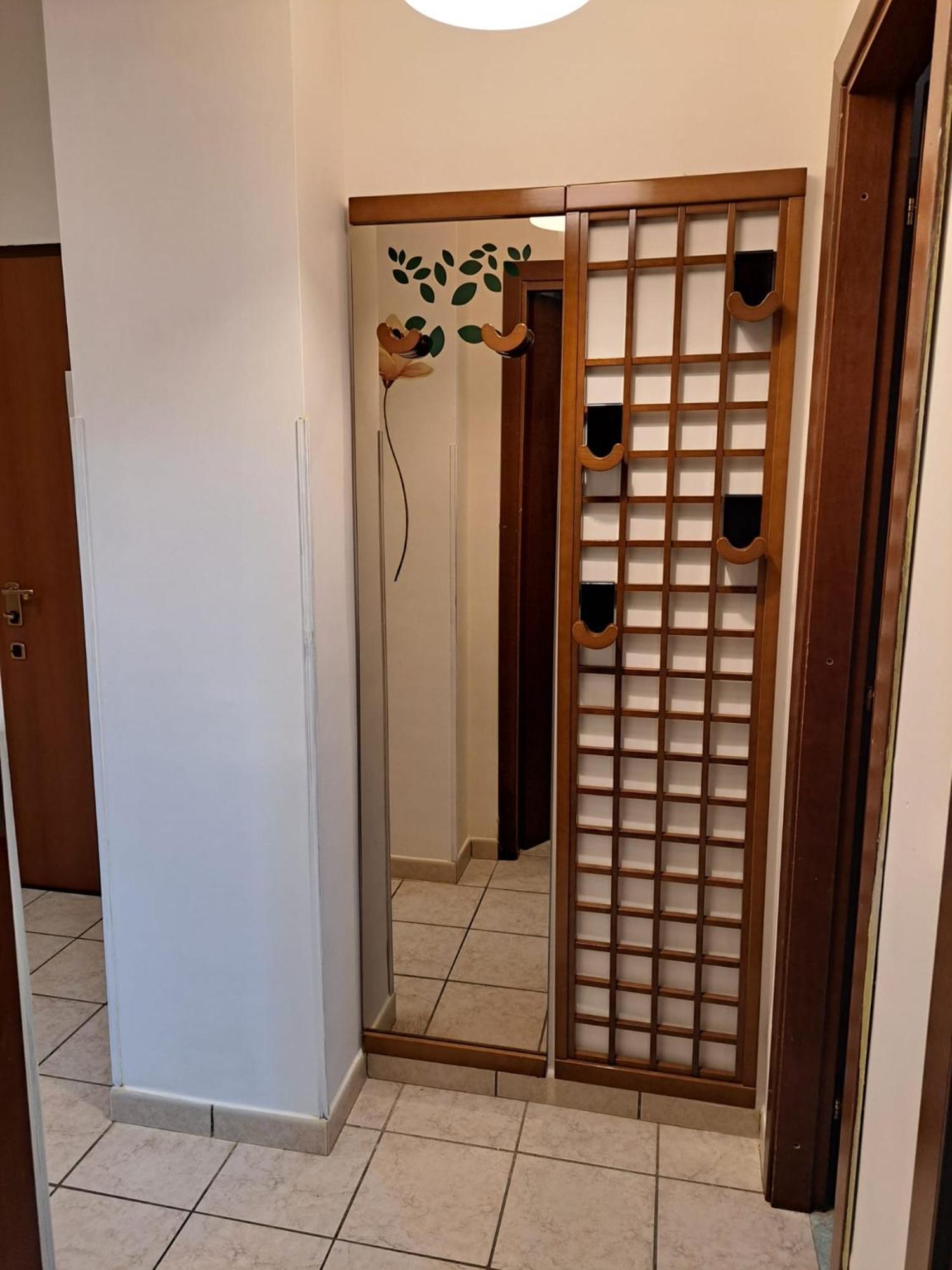 Holidays At The Dock - Airport Apartment